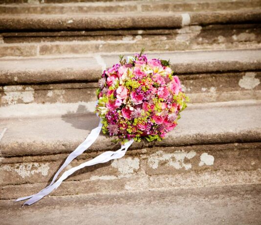 5 Ways to Handle Wedding-Day Emergencies